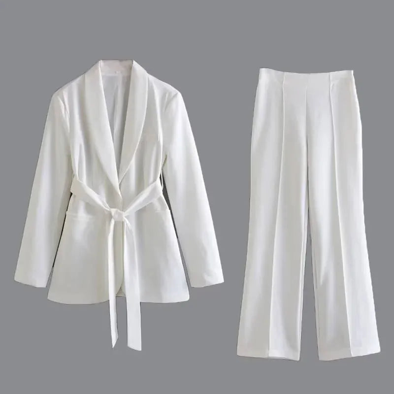 Lightweight women's blazer set – tailored blazer & pants, high-quality fabric, for formal events 8