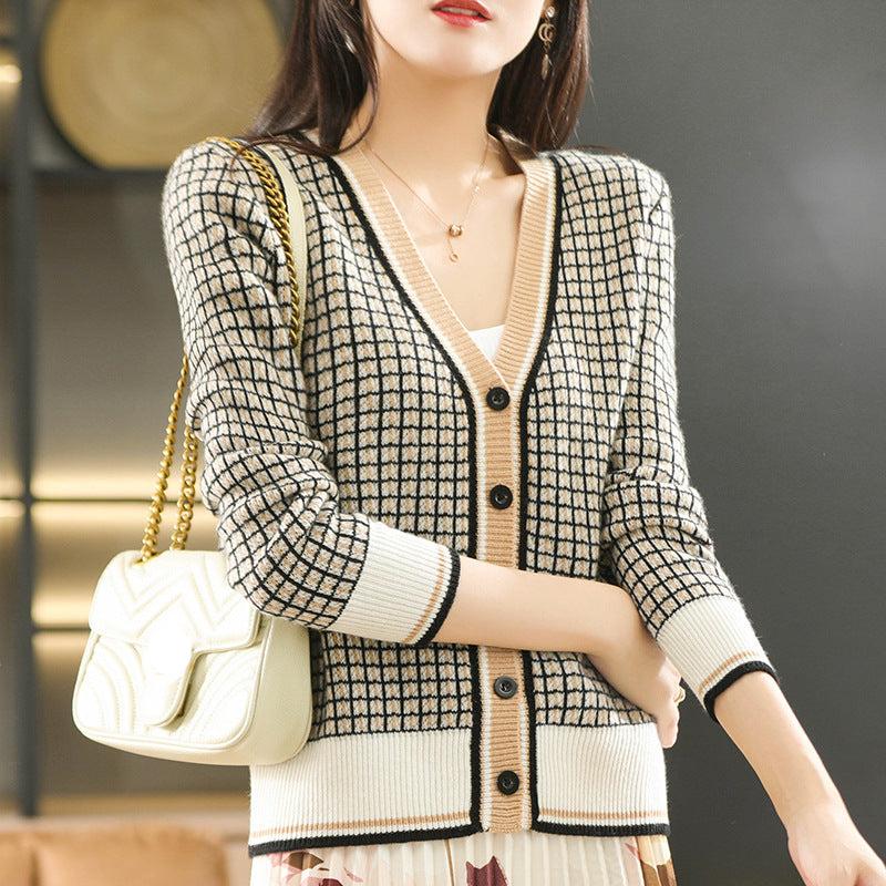 Leichte Damen-Strickjacke - V-Ausschnitt mit Knopfleiste, Strickware