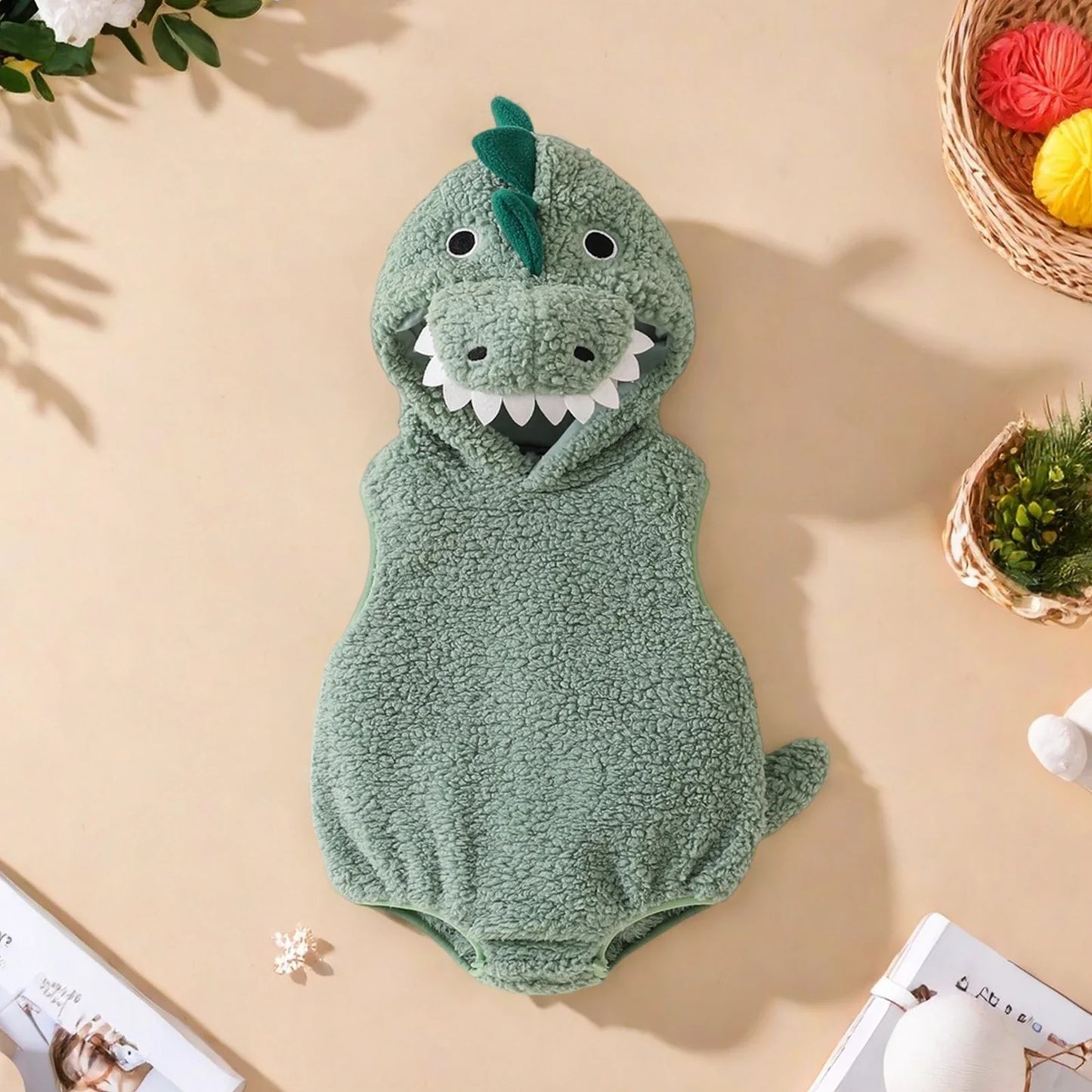 Baby Dinosaur Halloween Sparkedress med hette og uten ermer i plysj