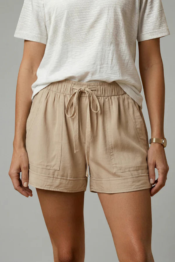 Shorts respirants pour femmes - poches plissées, jambe large, mélange coton, style à enfiler, décontracté