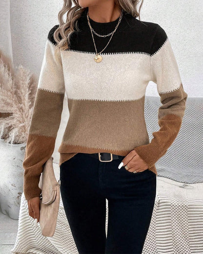 Blød og flatterende damesweater – rundhalset colorblock strik