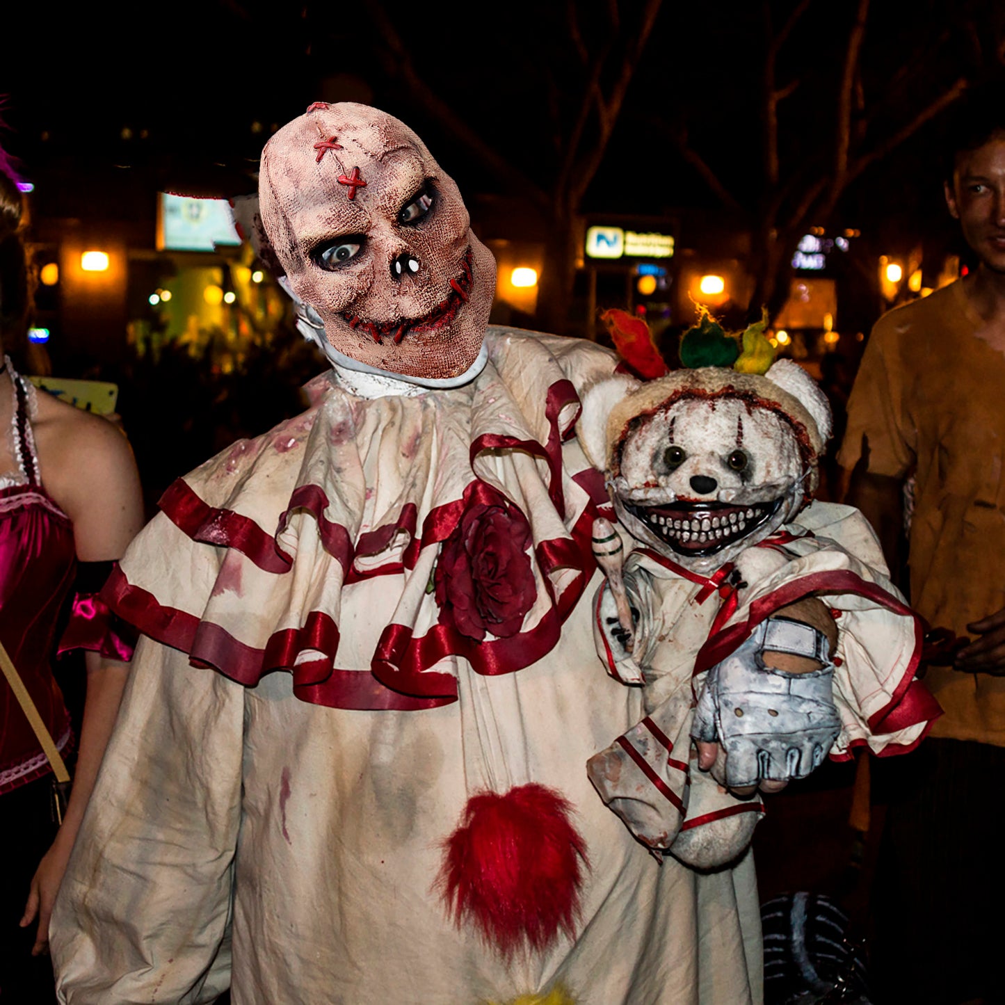 Gestikt latex horror masker bruin Halloween 2025 cosplay