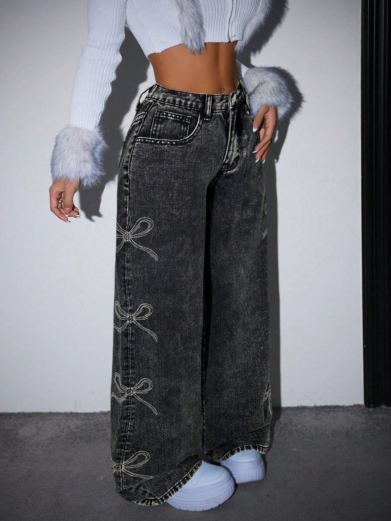 Variant image for Loose Fit Blue Denim Jeans with Grinding Detail for Casual Stylish Looks-16