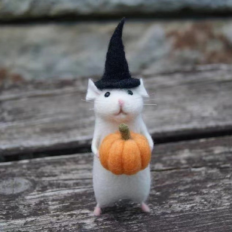 Handcrafted Felt Pumpkin Mouse Ornament - Unique Seasonal Decor for Halloween & Christmas Celebrations