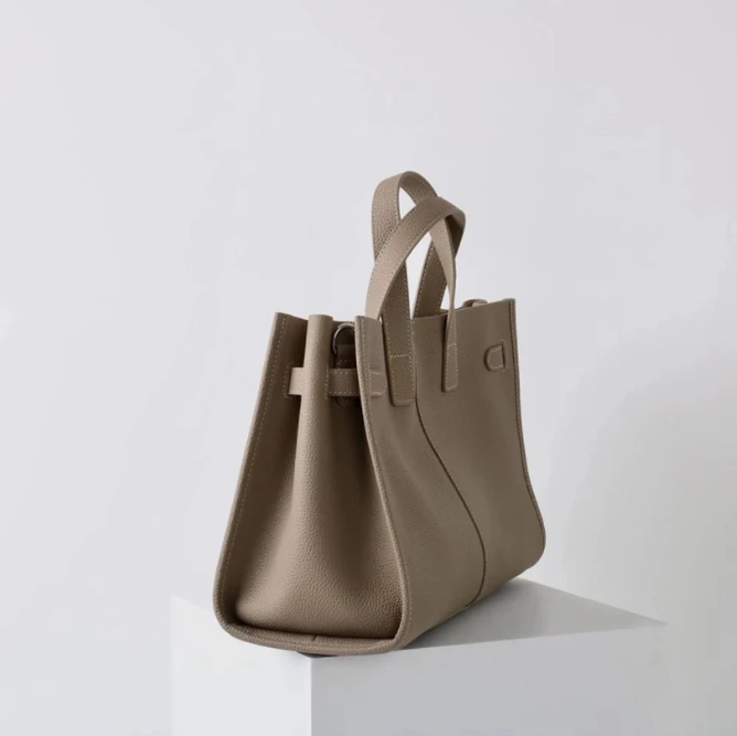 Zachte & Gestructureerde Dames Crossbody Tas - Top-Handle Silhouet, Korrelige Koeienhuid Leer, Voor Dagelijks Stedelijk Gebruik