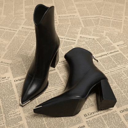 Unterstützende Damen-Stiefeletten - Spitz zulaufende Zehen, Kunstleder