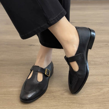 Soft women's pumps – T-Strap, round-toe, mid-heel, leather, for commuting