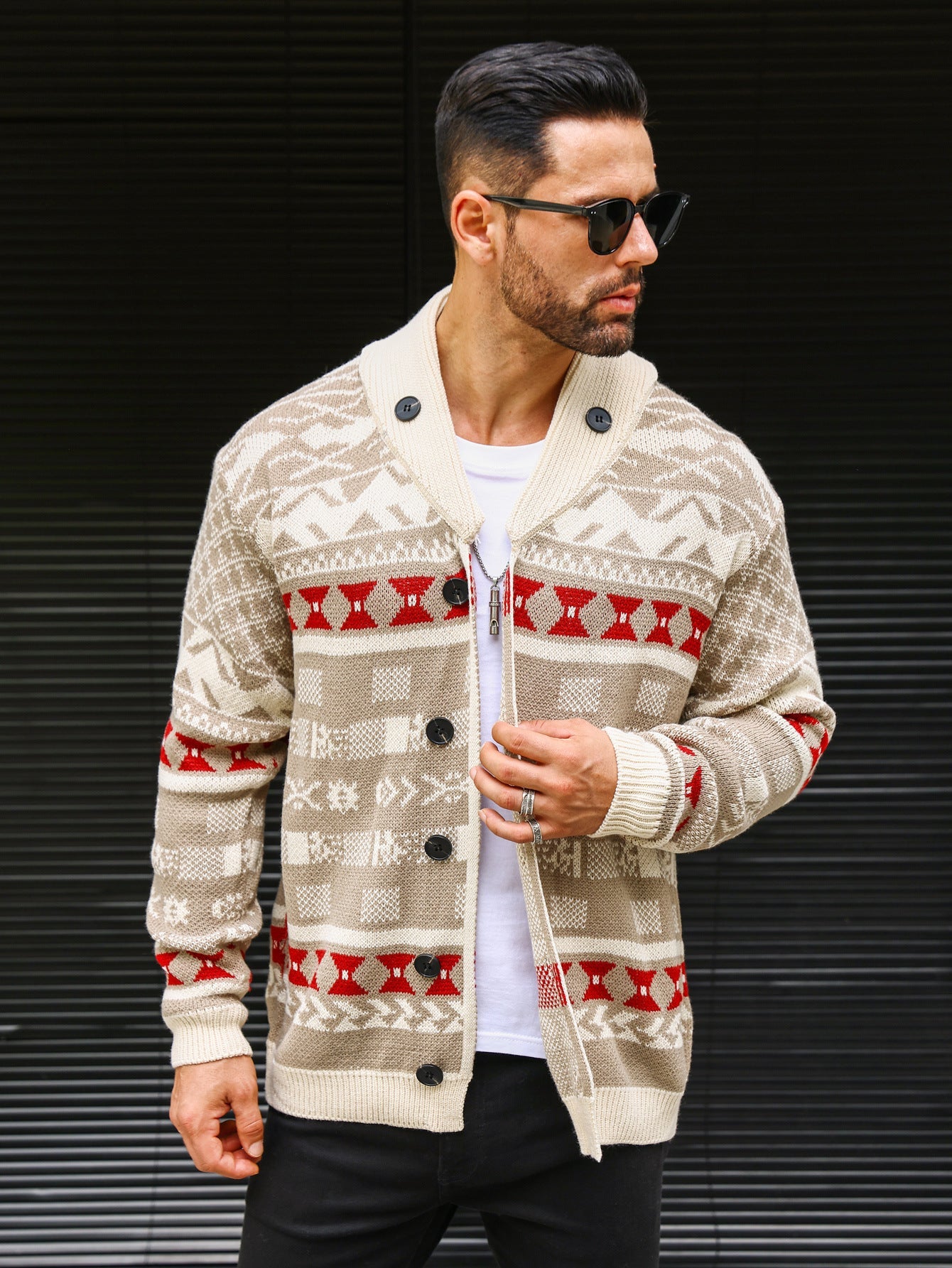 Warmer, strukturierter Herrenpullover mit Schalkragen, dicker Strick