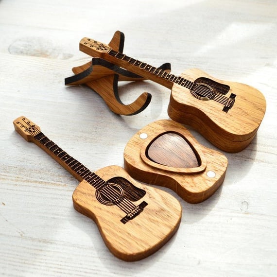 Natural Wood Guitar Pick Holder Case - Mini Acoustic Design for Musicians, Perfect Gift Idea