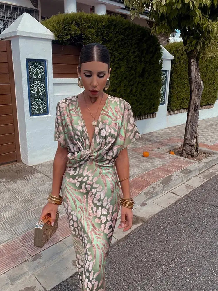 Elegant Women's Wrap Dress in Luxurious Fabric - Flattering Cocktail and Formal Dress for Special Occasions-1