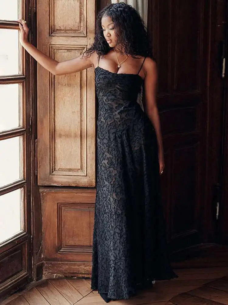 Elegant Backless Lace Maxi Dress for Women, Bodycon Evening Party Dress with Chic Design and Sophisticated Detailing 1