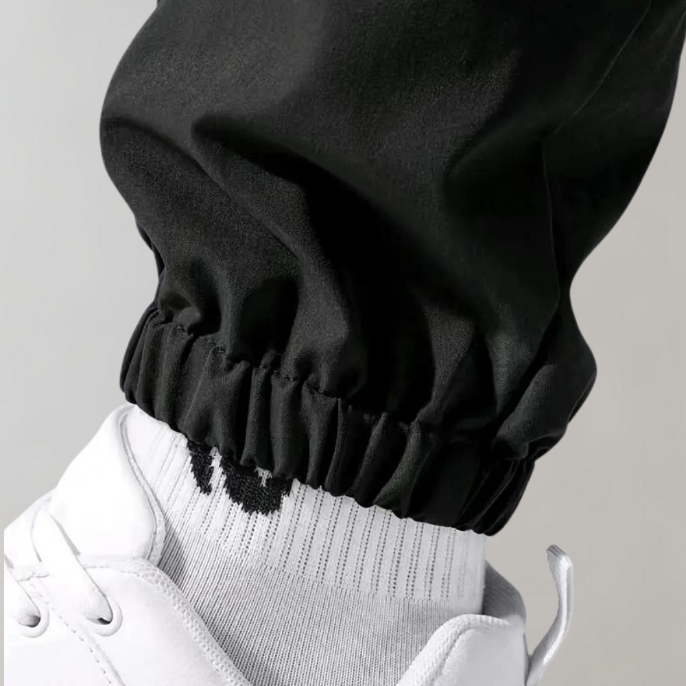 Flexible men's cargo pants – drawstring design, breathable polyester, for casual wear 3