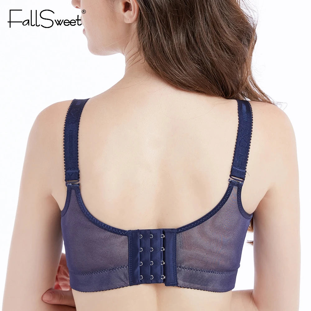 Flattering women's lace push-up bra - underwire 3/4 cup, nylon blend, everyday lingerie