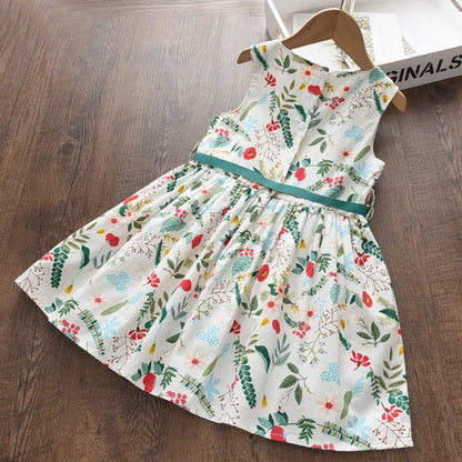 Leichtes und schmeichelhaftes Mädchenkleid – Floraler Schmetterlingsdruck, knielang, ärmellos, Taillengürtel, Freizeitkleidung
