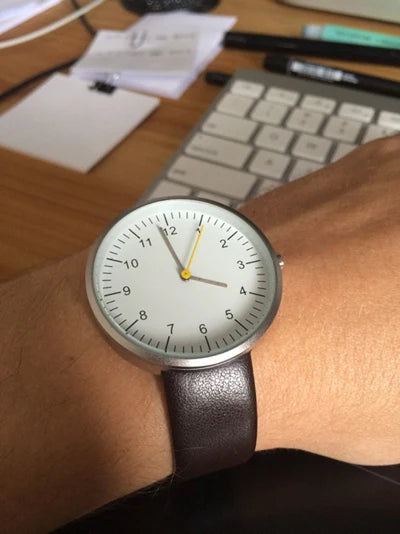 Quartz Watch With Yellow Second Hand Minimalist 40mm