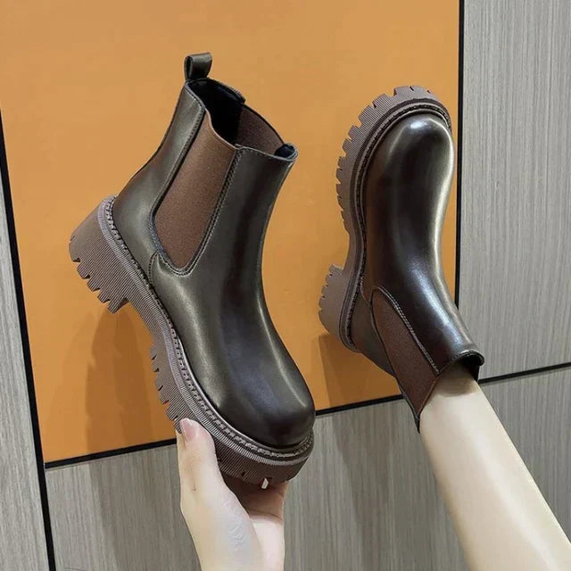 Supportive Women’s Chelsea Boots - Chunky PU Sole Autumn