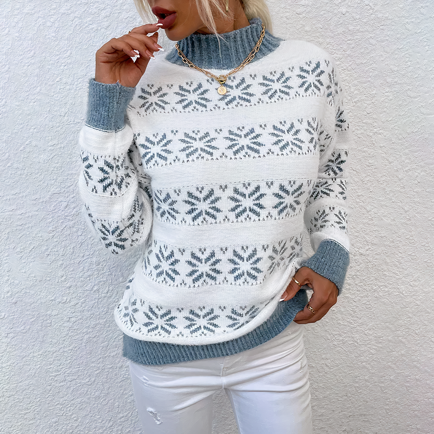 Varm Kvinders Snefnugstriktrøje - Oversized Mockneck, Strik
