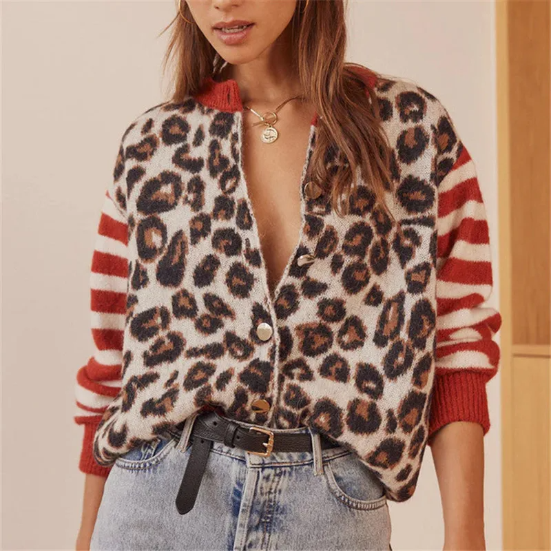 Weicher, lockerer Damen-Cardigan – kastiges Strickdesign, Knopfleiste vorne