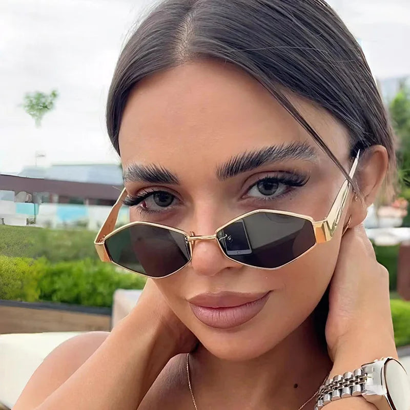 Leichte Damen Sonnenbrille – polygonales Design, metallischer Rahmen, für den Alltag 0
