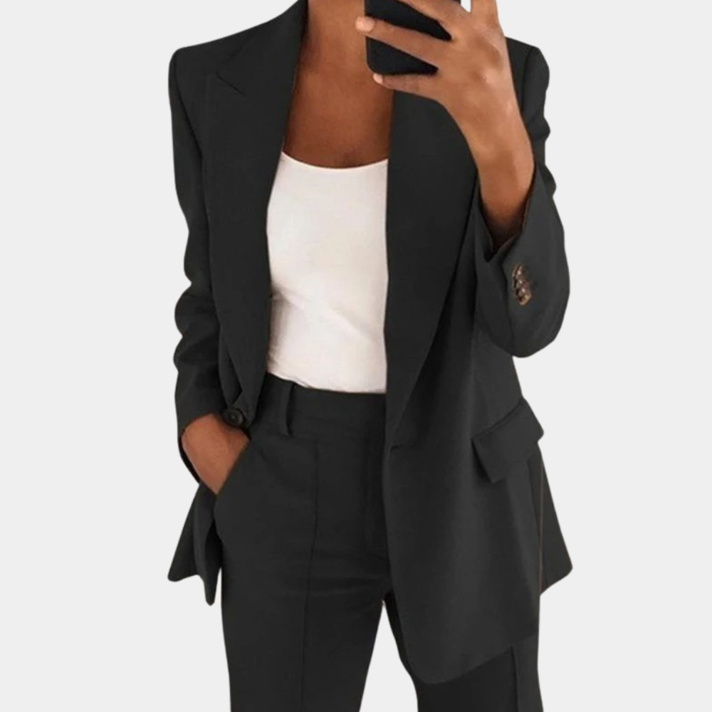 Lightweight women's blazer – modern fit, breathable fabric, for work or casual wear 4