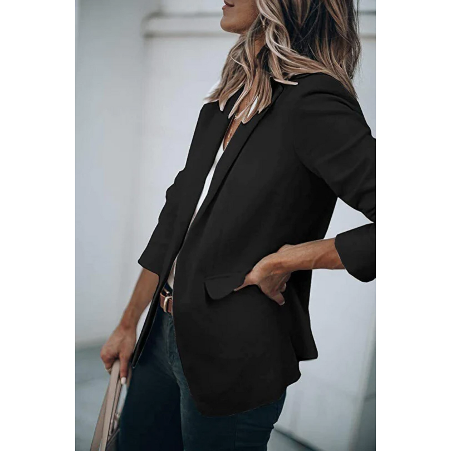 Lightweight women's blazer – tailored fit, durable fabric, for formal and casual occasions 12