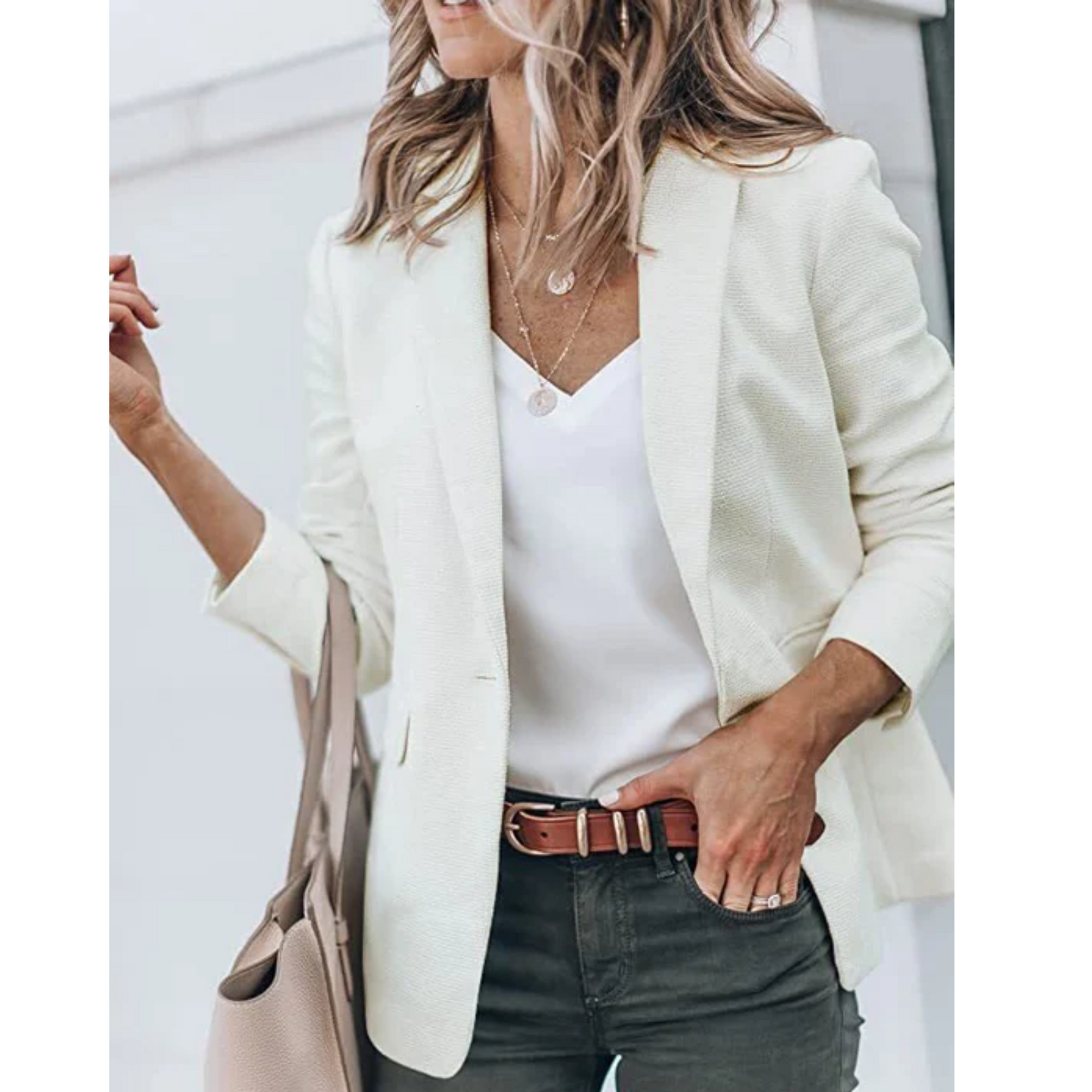 Lightweight women's blazer – tailored fit, durable fabric, for formal and casual occasions 19