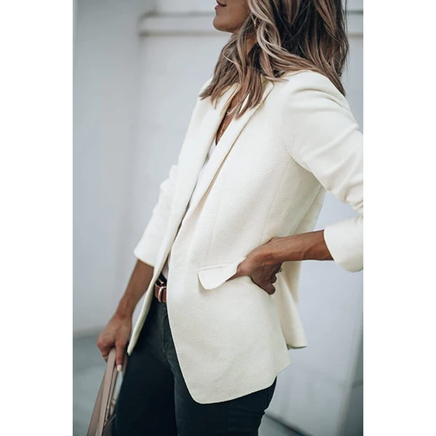 Lightweight women's blazer – tailored fit, durable fabric, for formal and casual occasions 6