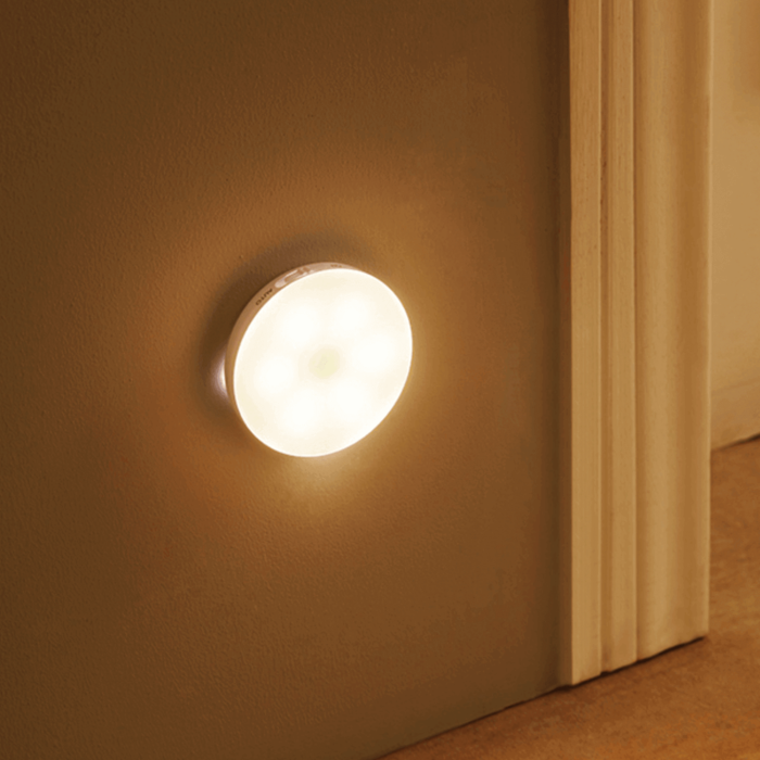 Motion Sensing LED Light Close - Rechargeable 8cm Smart Home Illumination