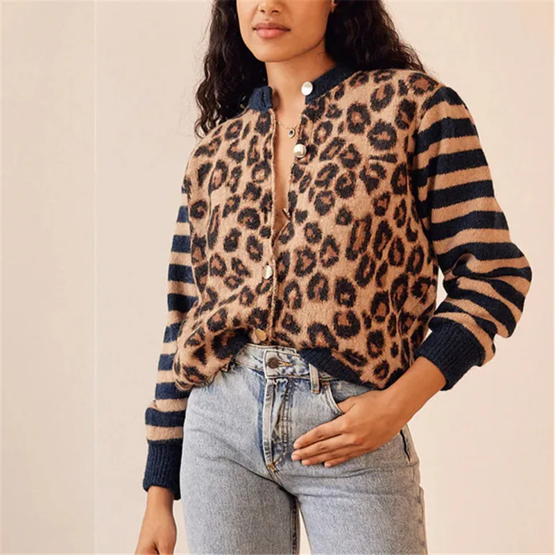 Weicher, lockerer Damen-Cardigan – kastiges Strickdesign, Knopfleiste vorne