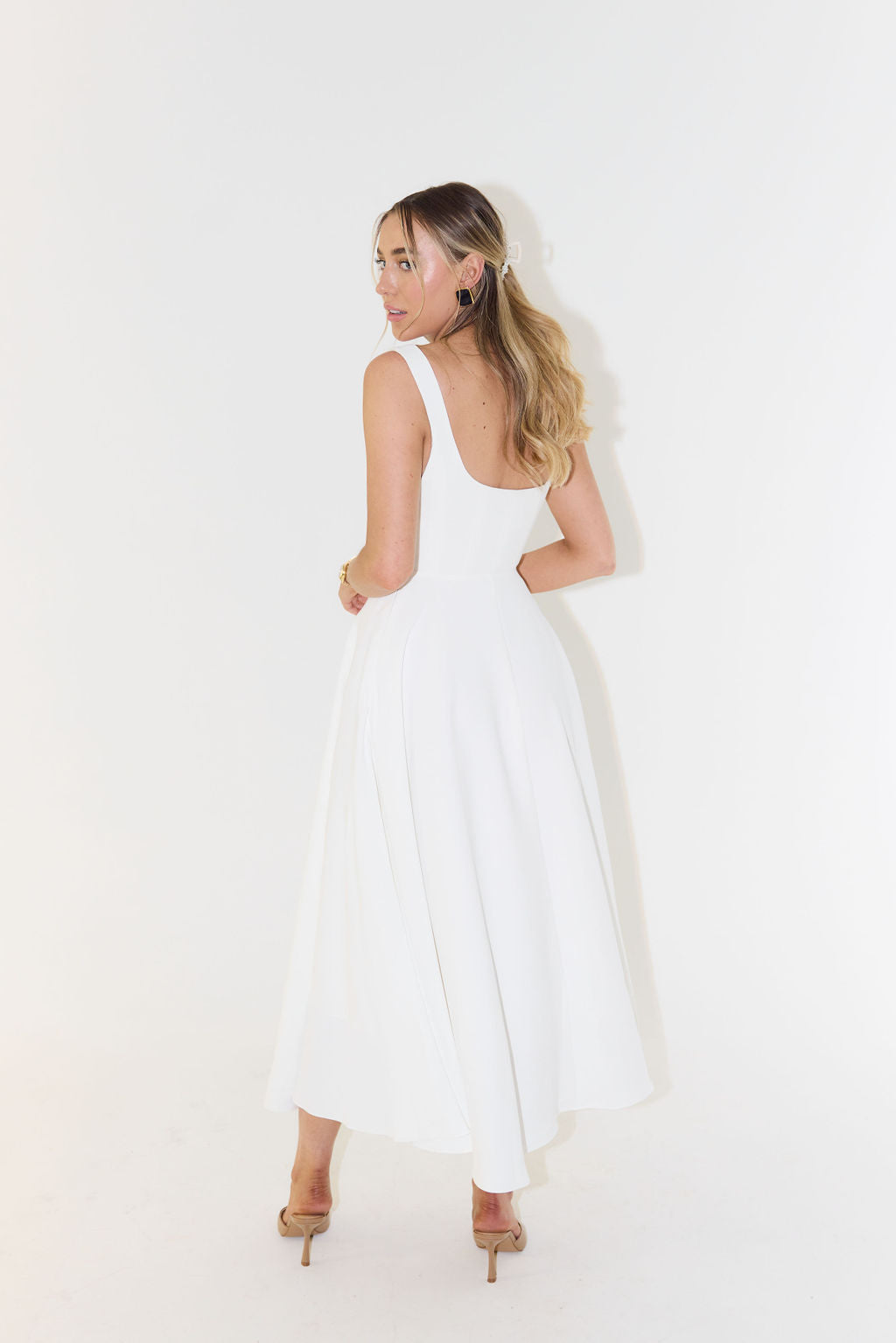 Elegant White Midi Dress for Women, Long Sleeve Flattering Silhouette, Lightweight and Versatile for Any Occasion-5
