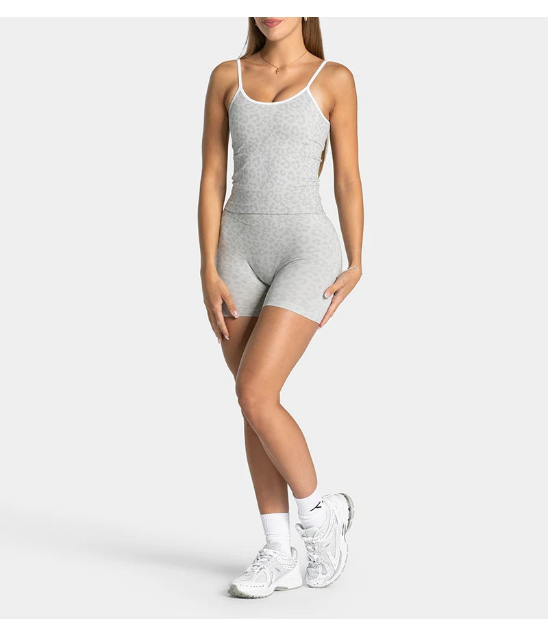 Stretchy women's seamless yoga shorts - high-waist hip-lifting, nylon blend, for gym and running