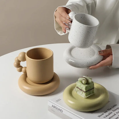 Keramiktasse mit Tablett Perlenhenkel Nordische handgefertigte Tasse Herbst 2025 Geschenk Dekoratives Servieren