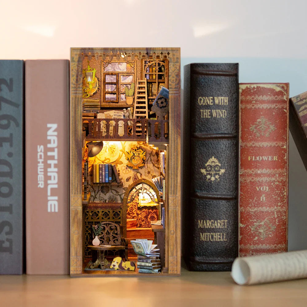 DIY bogkrog sæt træ miniature hyldeinlæg roombox dukkehus model ferie 2025 hyggeligt bibliotek gave