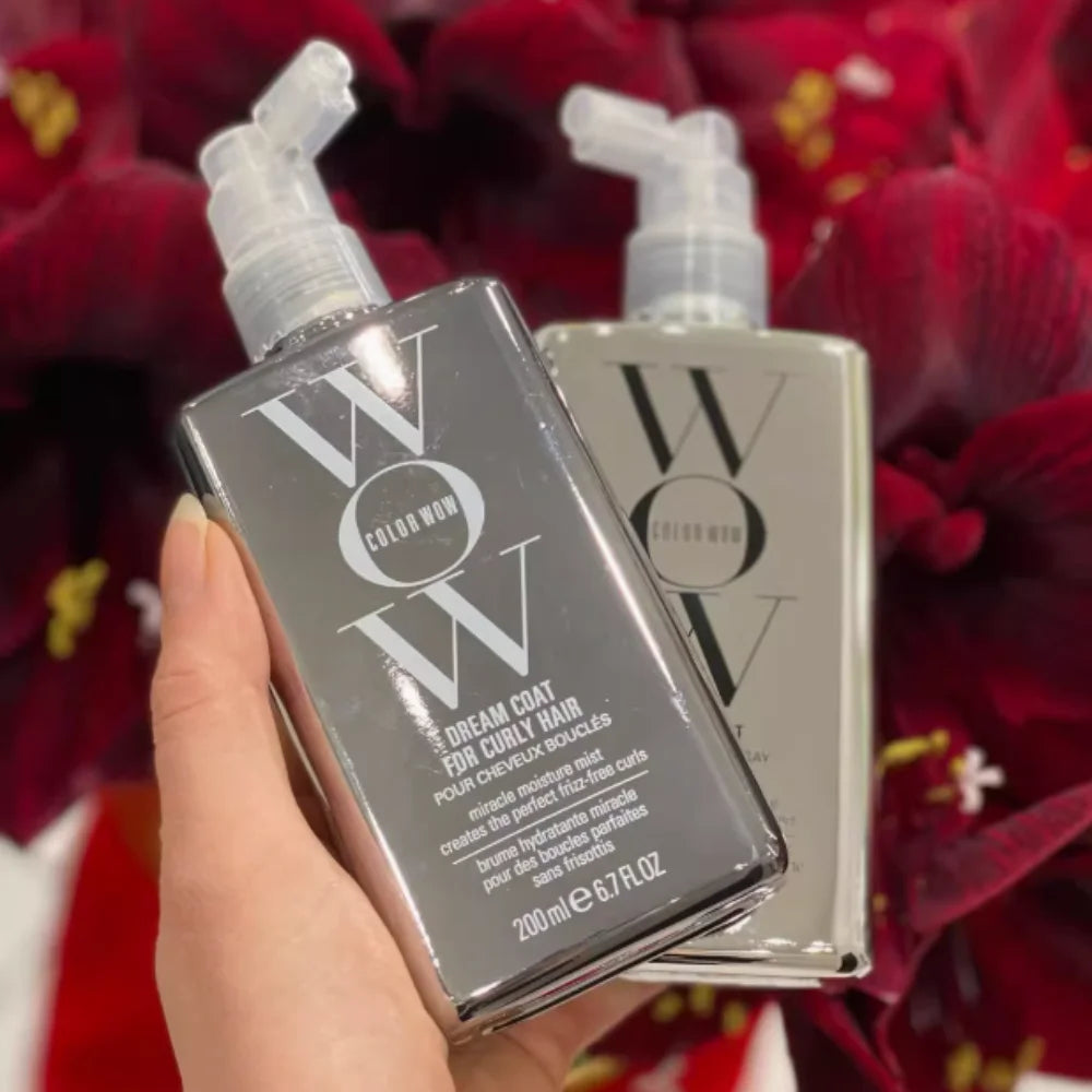 Spray anti-crespo set cura capelli con shampoo e balsamo virale su TikTok autunno 2026 controllo crespo