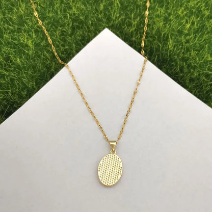 Timeless women's Virgin Mary pendant necklace - 18K gold-plated stainless steel link chain, for everyday wear