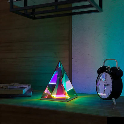 LED natlampe USB dæmpbar pyramide lampe stemningsfuld soveværelsesdekoration efterår 2025 stemningsbelysning gave