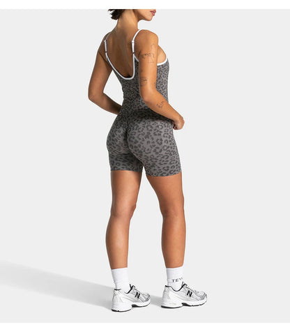 Stretchy women's seamless yoga shorts - high-waist hip-lifting, nylon blend, for gym and running