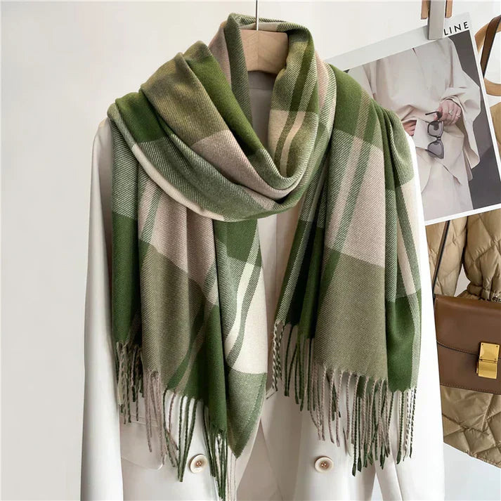 Oversized Women’s Check Scarf - Soft Wool, Fringed Winter