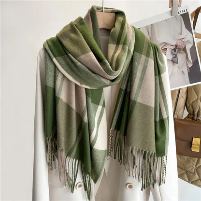 Oversized Women’s Check Scarf - Soft Wool, Fringed Winter