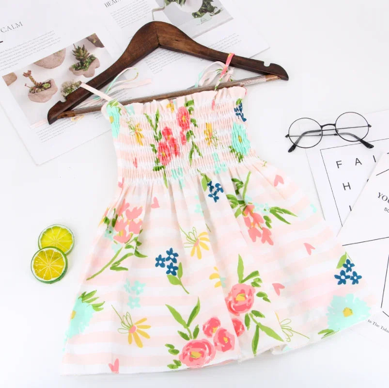 Soft girls' sundress - smocked bodice, daisy print, polyester, for casual summer outings