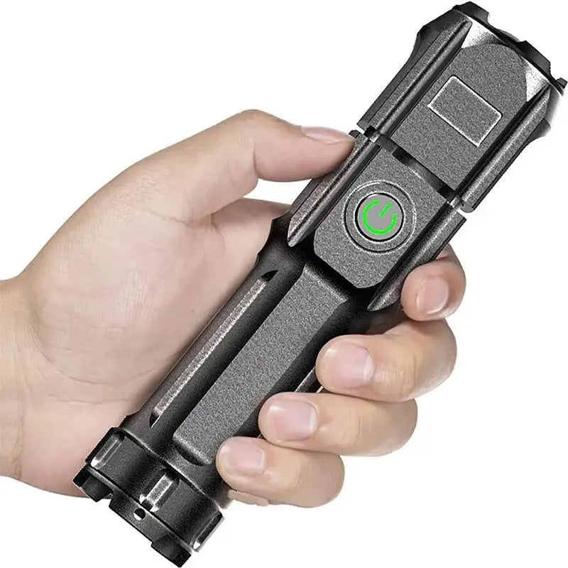 HUNTER: torcia ricaricabile LED 5W con funzione zoom HUNTER: torcia ricaricabile LED 5W con funzione zoom