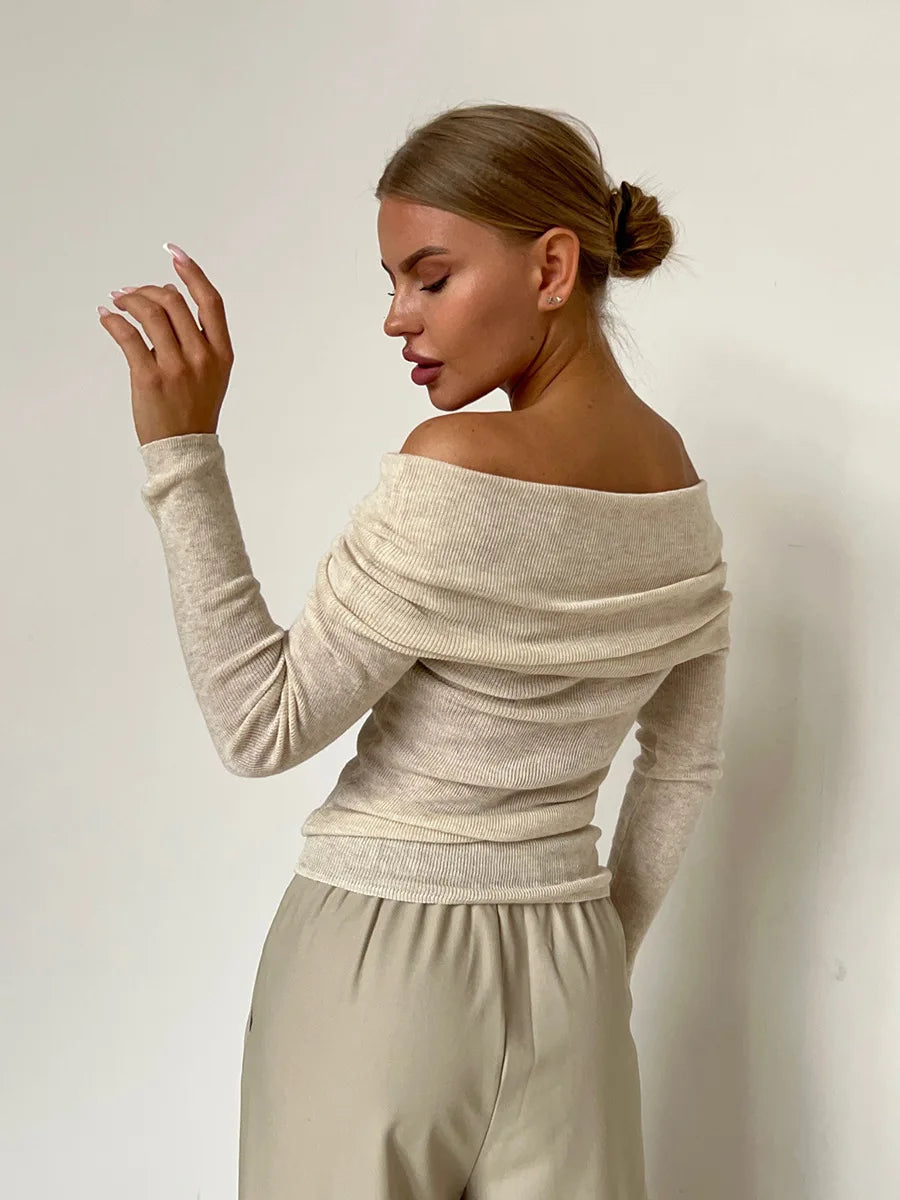 Maglione morbido da donna con spalle scoperte - Scollo a barca, a coste