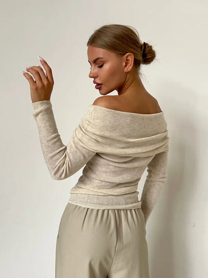 Maglione morbido da donna con spalle scoperte - Scollo a barca, a coste