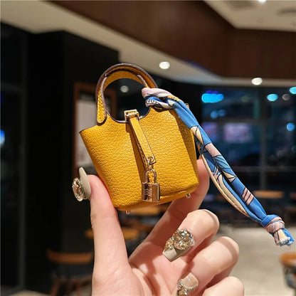 1+1 Gratis Birkin Inspiriertes Mini Handtasche - Leder Korbtasche Charm Schlüsselanhänger & Ohrhörer Etui