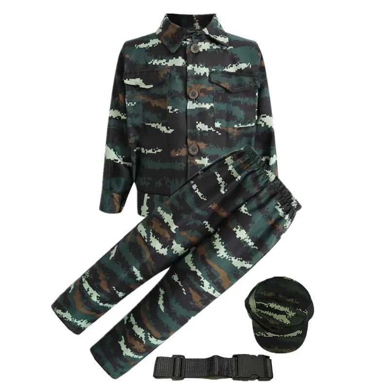 Kostumesæt til børnesoldat med camouflage, pistol, kompas og fløjte til Halloween 2026