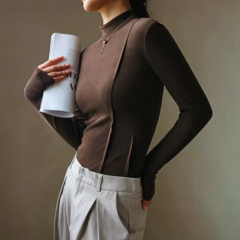 Stretchy Women’s Turtleneck – Fitted Seam Knit, Cool Season