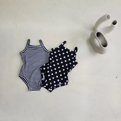 Leichter Baby-Mädchen-Einteiler-Badeanzug - gepunkteter Hosenträgerstil mit Hut, Nylon, gemütlich für den Sommerstrand