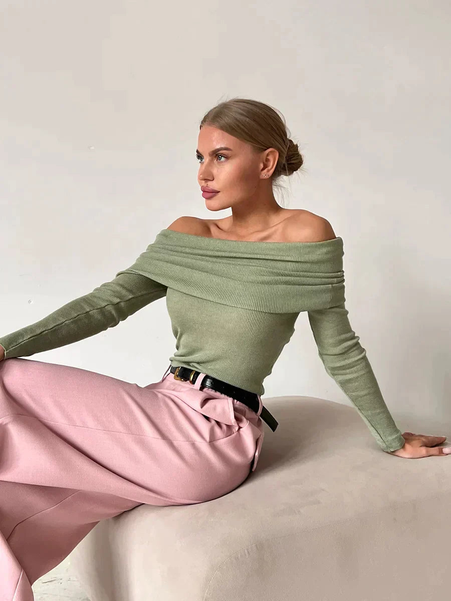 Maglione morbido da donna con spalle scoperte - Scollo a barca, a coste