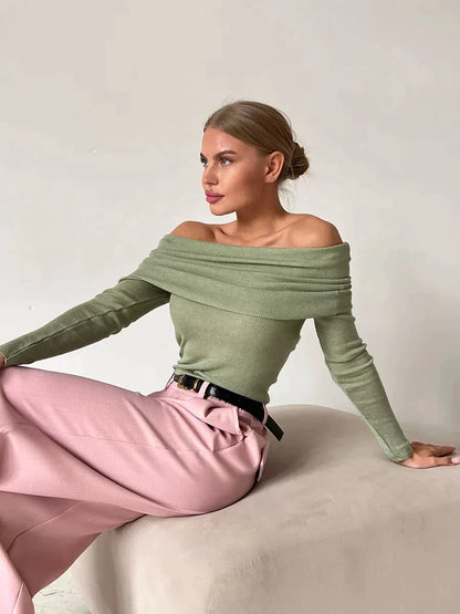 Maglione morbido da donna con spalle scoperte - Scollo a barca, a coste
