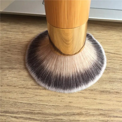 Airbrush foundationbørste med bambushåndtak Sminkebørste Høst 2026 TikTok viral jevn finish for pudder, bronzer og rouge